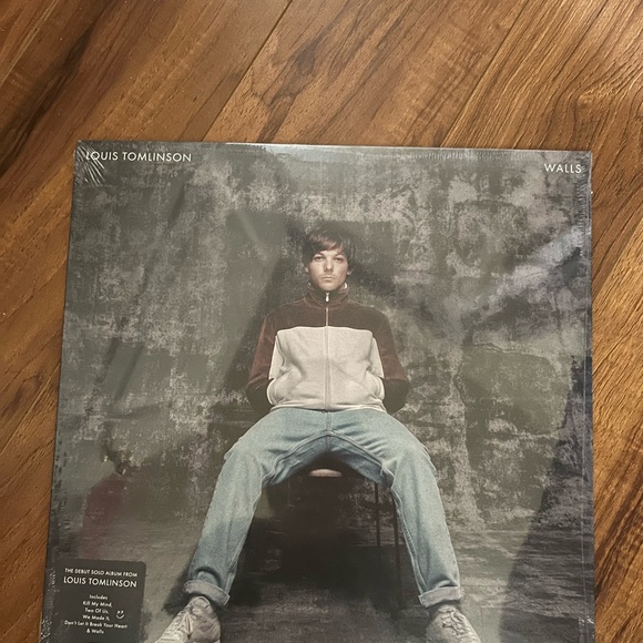 Louis Tomlinson Walls vinyl album - Picture 2 of 3